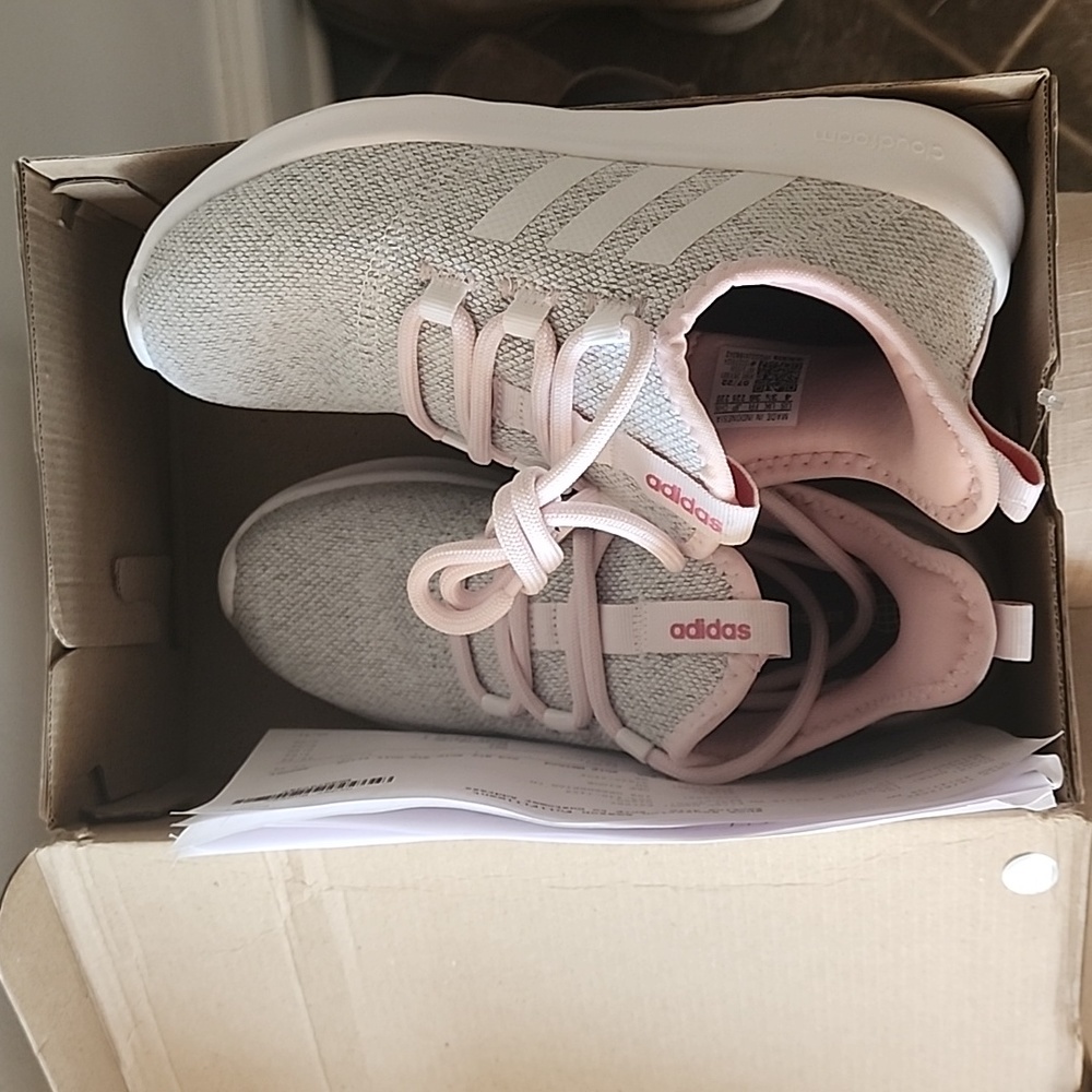 Girls Adidas shoe